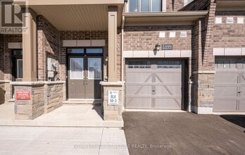 1099 Thompson Dr in Oshawa, ON - Building Photo - Building Photo