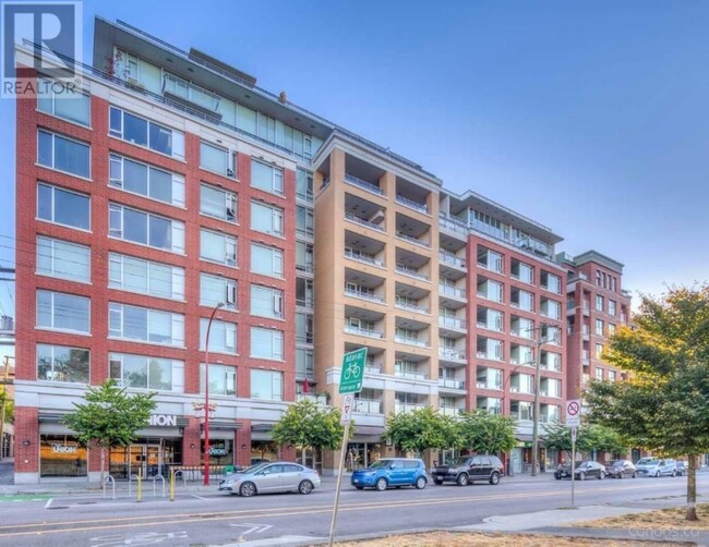 221-221 Union St in Vancouver, BC - Building Photo - Building Photo