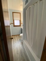3771 E Squire Ave, Unit Upper Unit in Cudahy, WI - Building Photo