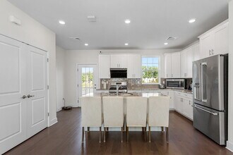 34 Colgate Dr in Morristown, NJ - Building Photo - Building Photo