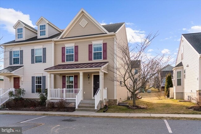 property at 105 N Yeingst Dr