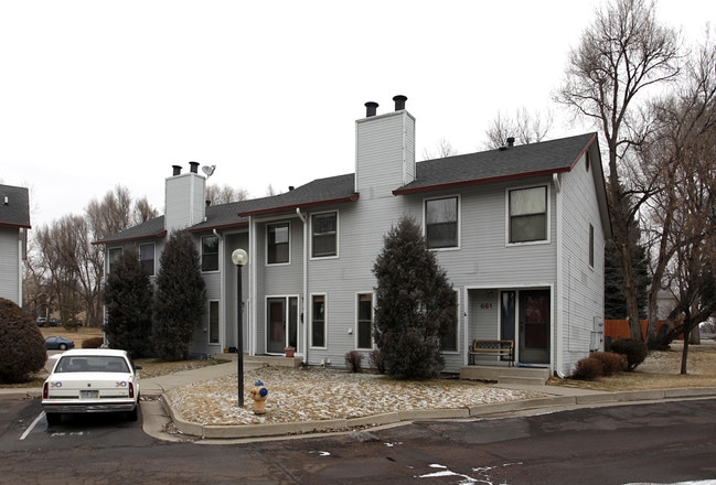 Franklin Square Townhomes in Colorado Springs, CO - Foto de edificio - Building Photo