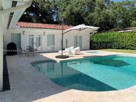 614 San Juan Dr in Coral Gables, FL - Building Photo