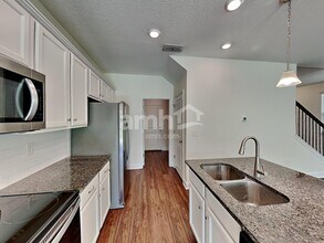 8649 Highfield Ave in Jacksonville, FL - Foto de edificio - Building Photo