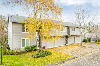 Sleepy Hollow Apartments in Tigard, OR - Building Photo - Building Photo