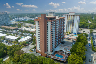 Ft Lauderdale Beach Resort in Fort Lauderdale, FL - Building Photo - Building Photo