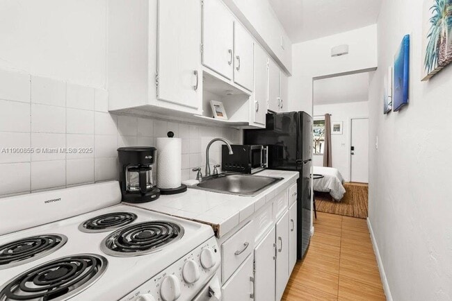 property at 618 NE 8th Ave