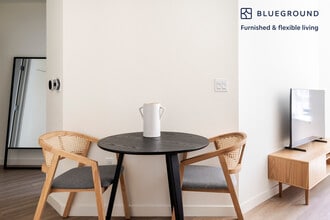 100 Callan Ave in San Leandro, CA - Foto de edificio - Building Photo