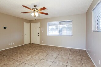 17240 N 15th Ave in Phoenix, AZ - Building Photo - Building Photo