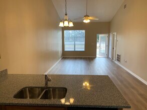 6781 W Oak Park Blvd in Homosassa, FL - Building Photo - Building Photo
