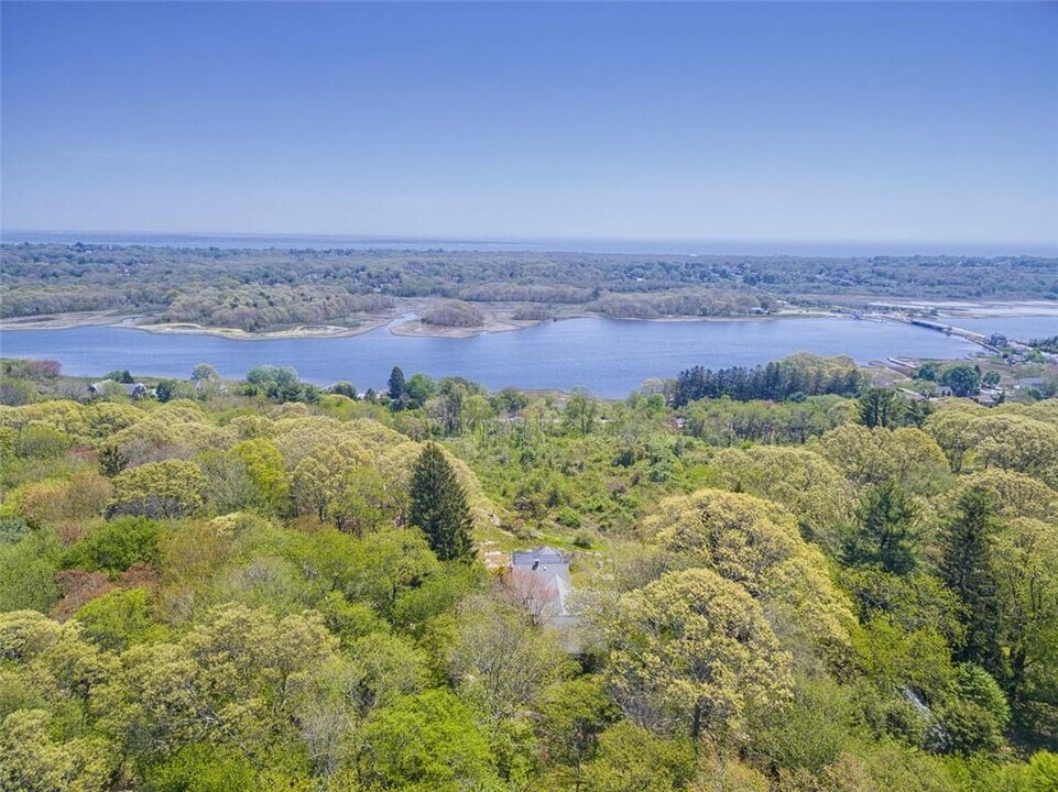 66B Torrey Rd in South Kingstown, RI - Foto de edificio