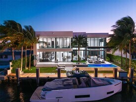 3367 NE 168th St in North Miami Beach, FL - Building Photo