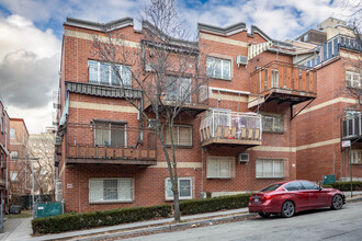 33 Taylor St in Brooklyn, NY - Foto de edificio - Building Photo