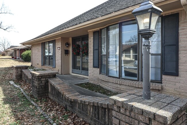 6216 E 48th St in Tulsa, OK - Building Photo - Building Photo