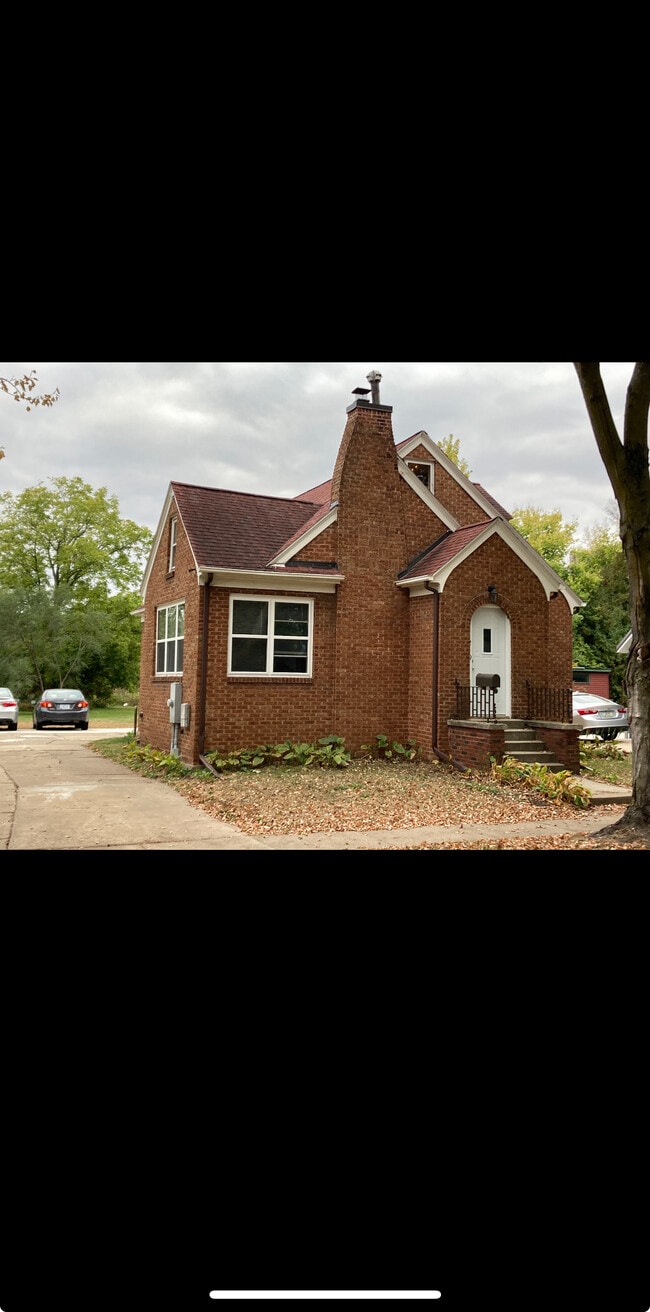 property at 1210 W 20th St