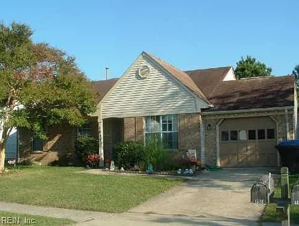 1833 Wandsworth Dr in Virginia Beach, VA - Foto de edificio