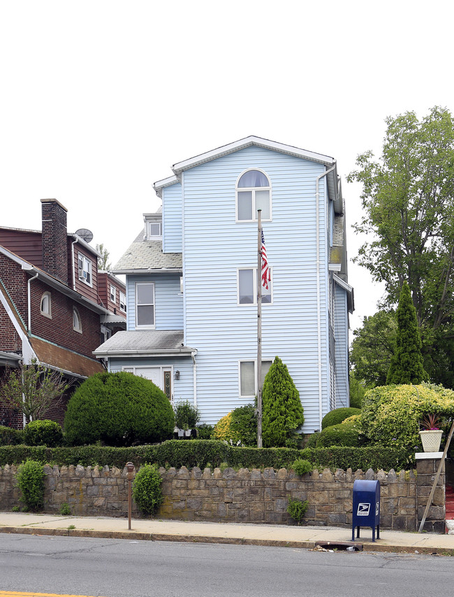 614 Yonkers Ave in Yonkers, NY - Foto de edificio - Building Photo