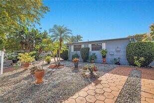 12890 NE Miami Ct in North Miami, FL - Building Photo