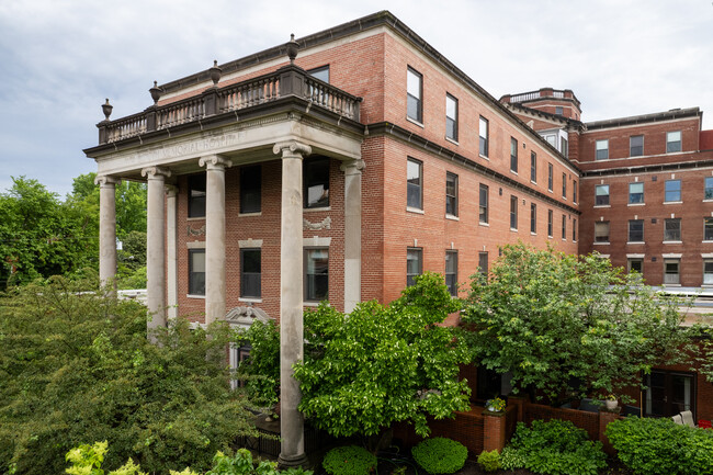 Governors Point Condominiums in Covington, KY - Building Photo - Building Photo