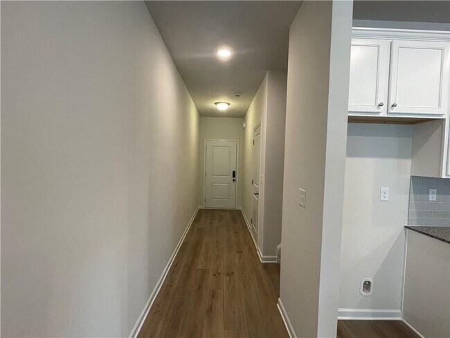 4663 Fullerton Dr in Oakwood, GA - Building Photo - Building Photo