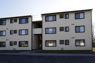 Cedar Creek Apartments in Middletown, VA - Building Photo - Building Photo