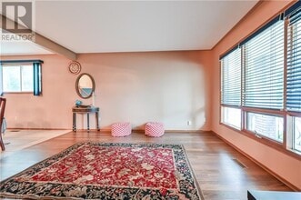 30 Goldcrest Dr in Stoney Creek, ON - Building Photo - Building Photo