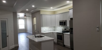 105 E 5th St in Pittsburg, CA - Foto de edificio - Building Photo