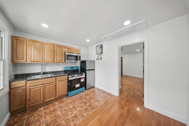 property at 14 Yankee Pl