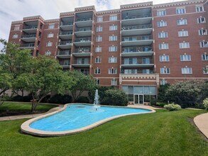 650 S River Rd in Des Plaines, IL - Building Photo - Building Photo
