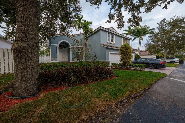 3925 SW 53rd Ct in Fort Lauderdale, FL - Foto de edificio - Building Photo