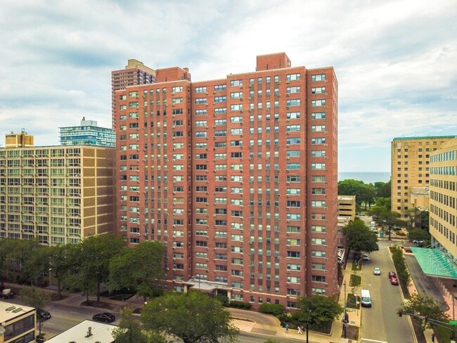 property at 2909 N Sheridan Rd