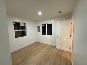 8056 Darby Pl in Los Angeles, CA - Building Photo - Building Photo