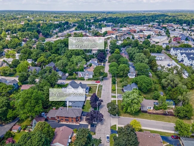 82 S Williams St in Crystal Lake, IL - Foto de edificio - Building Photo