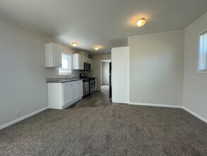 38044 Johannes Dr in Clinton Township, MI - Building Photo - Building Photo