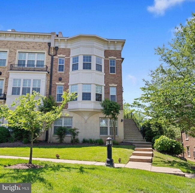 property at 500 Overlook Park Dr