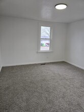 1227 Tremont Ave SW in Massillon, OH - Building Photo - Building Photo