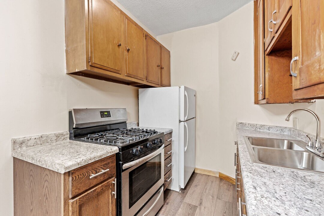 602 N Mendota St in St. Paul, MN - Building Photo