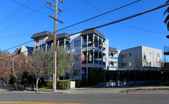 French Quarter Apartment Homes