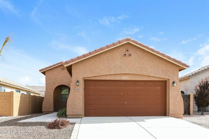 2283 W Kristina Ave, Unit 416 in San Tan Valley, AZ - Building Photo