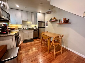 384 Pine Hill Rd in Mill Valley, CA - Building Photo - Building Photo
