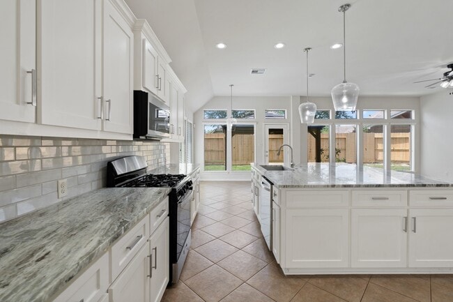 property at 2707 Oak Pass Ct