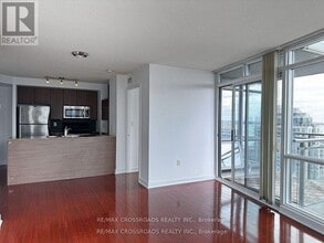 11 Brunel Ct in Toronto, ON - Building Photo - Building Photo