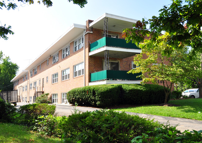 Clark's Lane Apartment in Baltimore, MD - Foto de edificio - Building Photo