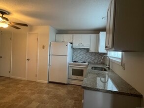 1081 New Haven Rd in Naugatuck, CT - Building Photo - Building Photo