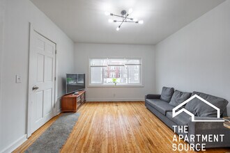 2038 N Hamlin Ave in Chicago, IL - Building Photo - Building Photo