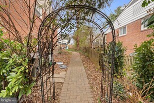 5937 Avon Dr in Bethesda, MD - Building Photo