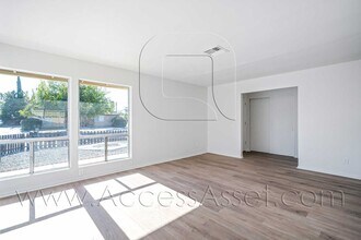 41012 Beachwood Ave in Hemet, CA - Building Photo - Building Photo