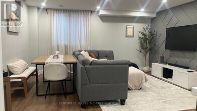 14 Copperhill Hts in Barrie, ON - Building Photo - Building Photo