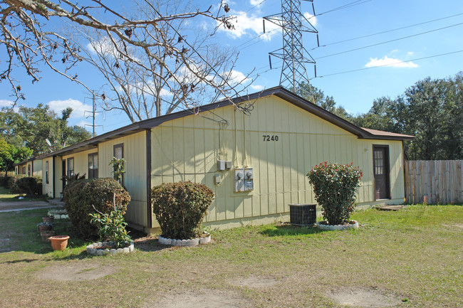 7240 Hilburn Rd in Pensacola, FL - Building Photo - Building Photo