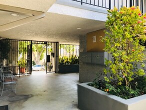 453 E Verdugo Ave in Burbank, CA - Foto de edificio - Floor Plan